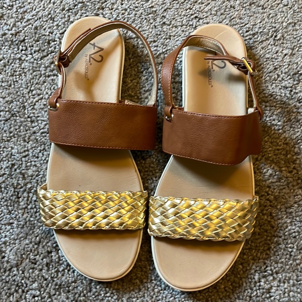 Gently worn A2 by Aerosoles brown and gold sandal size 9.5